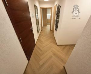 Výnimočný 2-izbový byt priamo v centre mesta