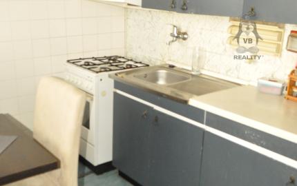 Byt 1+1 s dvoma loggiami, sídl. Mier, Sp. Nová Ves