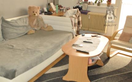 Byt 1+1 s dvoma loggiami, sídl. Mier, Sp. Nová Ves