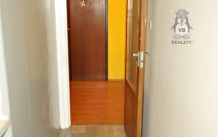 Byt 1+1 s dvoma loggiami, sídl. Mier, Sp. Nová Ves