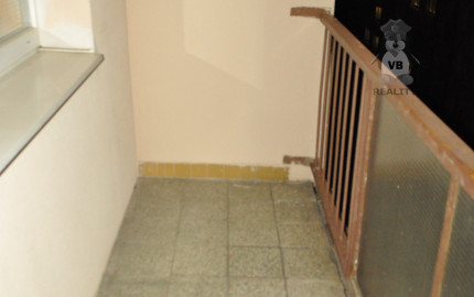 Byt 1+1 s dvoma loggiami, sídl. Mier, Sp. Nová Ves