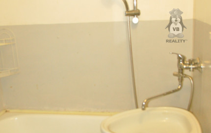 Byt 1+1 s dvoma loggiami, sídl. Mier, Sp. Nová Ves