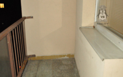 Byt 1+1 s dvoma loggiami, sídl. Mier, Sp. Nová Ves