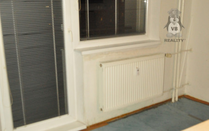 Byt 1+1 s dvoma loggiami, sídl. Mier, Sp. Nová Ves