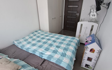 prerobený 3-izbový byt s loggiou na sídlisku Západ 1