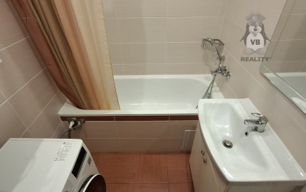 prerobený 3-izbový byt s loggiou na sídlisku Západ 1