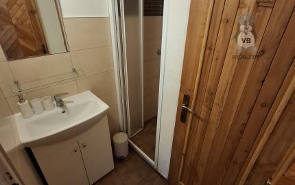 prerobená chata na celoročné bývanie v Poráčskej doline