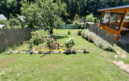 Záhrada s murovanou chatou a altánkom – Levoča