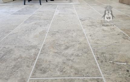 Vidiecke sídlo s pozemkom 11 903 m², herňou, garážou v obci Nálepkovo, v pokojnej časti Zahajnica, okres Gelnica