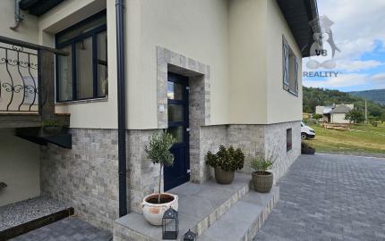 Vidiecke sídlo s pozemkom 11 903 m², herňou, garážou v obci Nálepkovo, v pokojnej časti Zahajnica, okres Gelnica