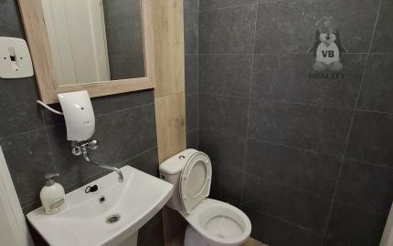 Kancelárske priestory priamo na námestí – 38 m²