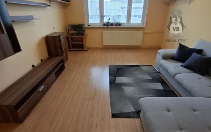 3-izbový byt s loggiou na sídlisku Západ 1, Strojnícka ulica