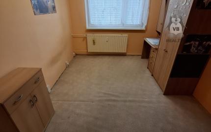 3-izbový byt s loggiou na sídlisku Západ 1, Strojnícka ulica
