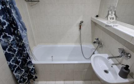 3-izbový byt s loggiou na sídlisku Západ 1, Strojnícka ulica