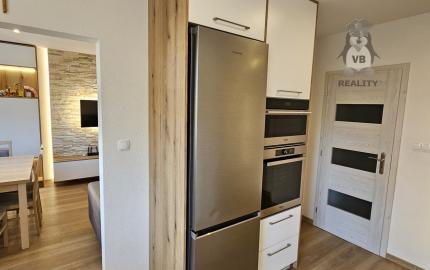 Moderný 3-izbový byt s balkónom po kompletnej rekonštrukcii - sídlisko Mier, Spišská Nová Ves