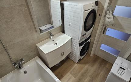 Moderný 3-izbový byt s balkónom po kompletnej rekonštrukcii - sídlisko Mier, Spišská Nová Ves