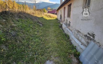 Samostatne stojaci rodinný dom s veľkým pozemkom v obci Stará Voda, okres Gelnica