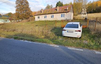 Samostatne stojaci rodinný dom s veľkým pozemkom v obci Stará Voda, okres Gelnica
