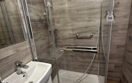 Byt 2+1 s loggiou centrum, Sp. Nová Ves