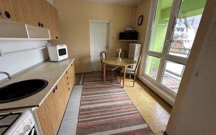 Byt 3+1 s loggiou centrum, Sp. Nová Ves