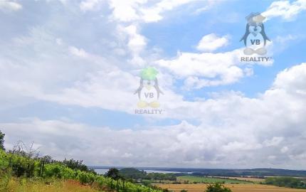 Slnečný rekreačný  pozemok , 650 m2, Vinné