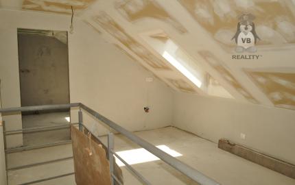 Mezonetový byt 4+1 s loggiou, centrum Spišská Nová Ves