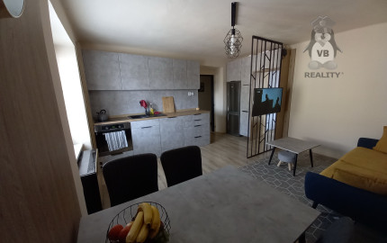 Byt 2+1 s balkónom prerobený na 3.izbový sídl. Rozvoj, Levoča