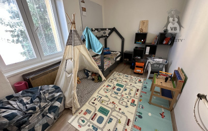 Byt 2+1 s balkónom prerobený na 3.izbový sídl. Rozvoj, Levoča