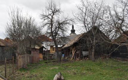 Pozemok so starším domom v obci Letanovce