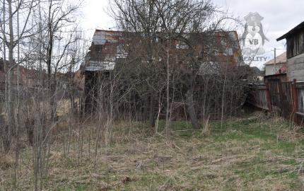 Pozemok so starším domom v obci Letanovce