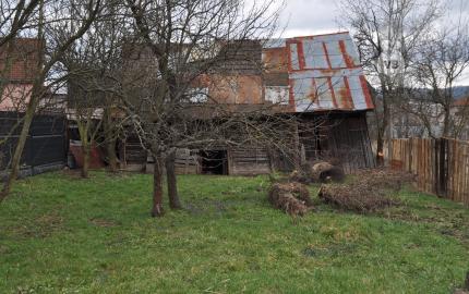 Pozemok so starším domom v obci Letanovce