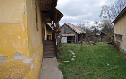 Pozemok so starším domom v obci Letanovce