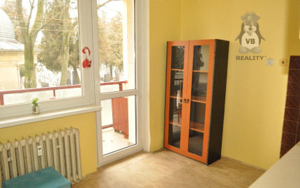 Byt 2+1 s loggiou, centrum Spišská Nová Ves