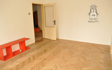 Byt 2+1 s loggiou, centrum Spišská Nová Ves