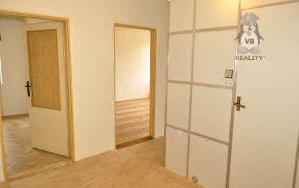 Byt 2+1 s loggiou, centrum Spišská Nová Ves