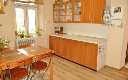 Velkometrážny byt 3+1 s garážou centrum, Sp. Nová Ves