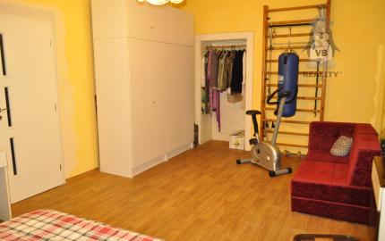 Velkometrážny byt 3+1 s garážou centrum, Sp. Nová Ves