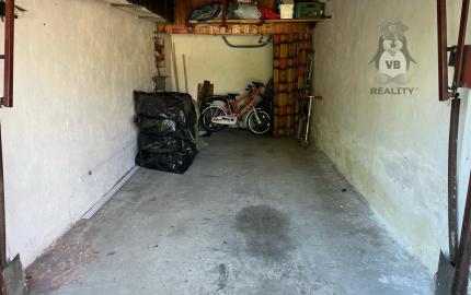 Garáž na sídlisku Tarča