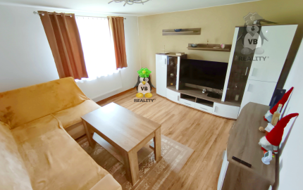 Rodinný dom s krásnou záhradou v obci Ložín