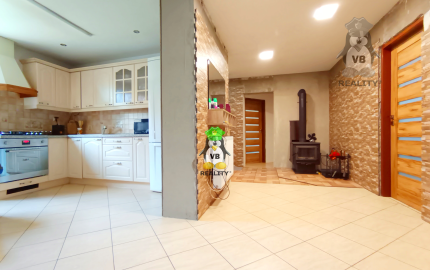 Rodinný dom s krásnou záhradou v obci Ložín