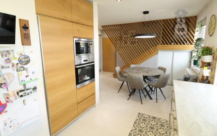 4 – izbový mezonetový byt s balkónom v centre mesta Spišská Nová Ves