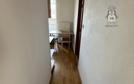 Byt 2+1 s balkónom centrum, Sp. Nová Ves