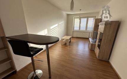 Byt 2+1 s balkónom centrum, Sp. Nová Ves