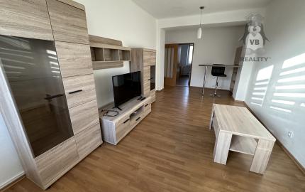 Byt 2+1 s balkónom centrum, Sp. Nová Ves
