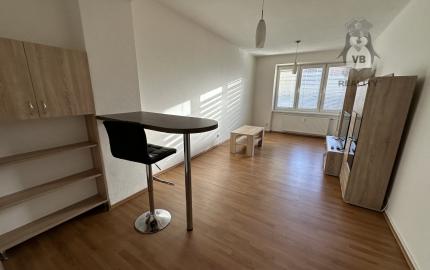 Byt 2+1 s balkónom centrum, Sp. Nová Ves