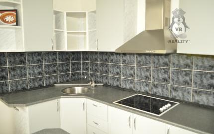 Prenájom bytu 1+1 s loggiou, sídl. Mier, Sp. Nová Ves