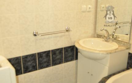 Prenájom bytu 1+1 s loggiou, sídl. Mier, Sp. Nová Ves