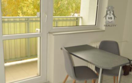 Prenájom bytu 1+1 s loggiou, sídl. Mier, Sp. Nová Ves