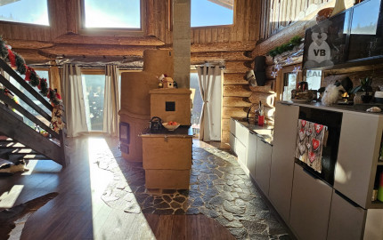 Zrubový rodinný dom v obci Hnilčík-Bindt, okres Sp. Nová Ves