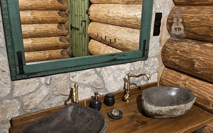 Zrubový rodinný dom v obci Hnilčík-Bindt, okres Sp. Nová Ves